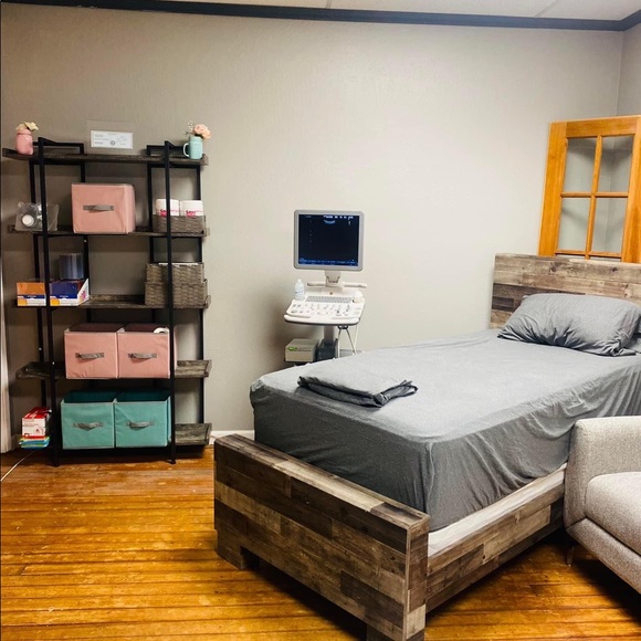 For sale 3D4D ultrasound studio and maternity/nursing clothing boutique. - Picture 1 of 16